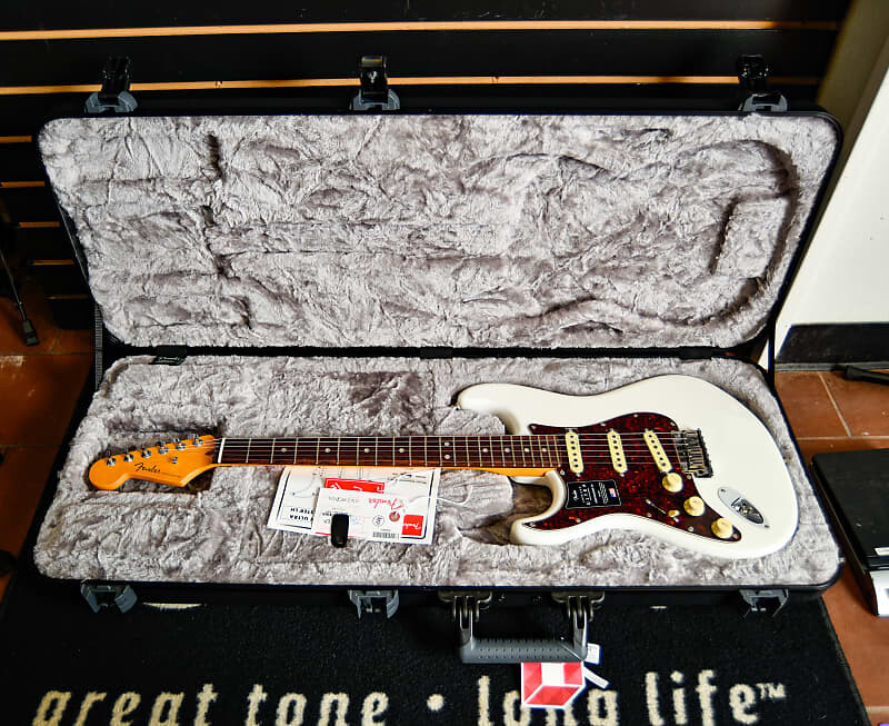 Электрогитара Fender American Ultra Stratocaster Left-Handed LH RW 2021 Arctic Pearl APL US210072828 7lb 15.9 oz
Электрогитара Fender American Ultra Stratocaster Left-Handed LH RW 2021 Arctic Pearl APL US210072828 7lb 15.9 oz