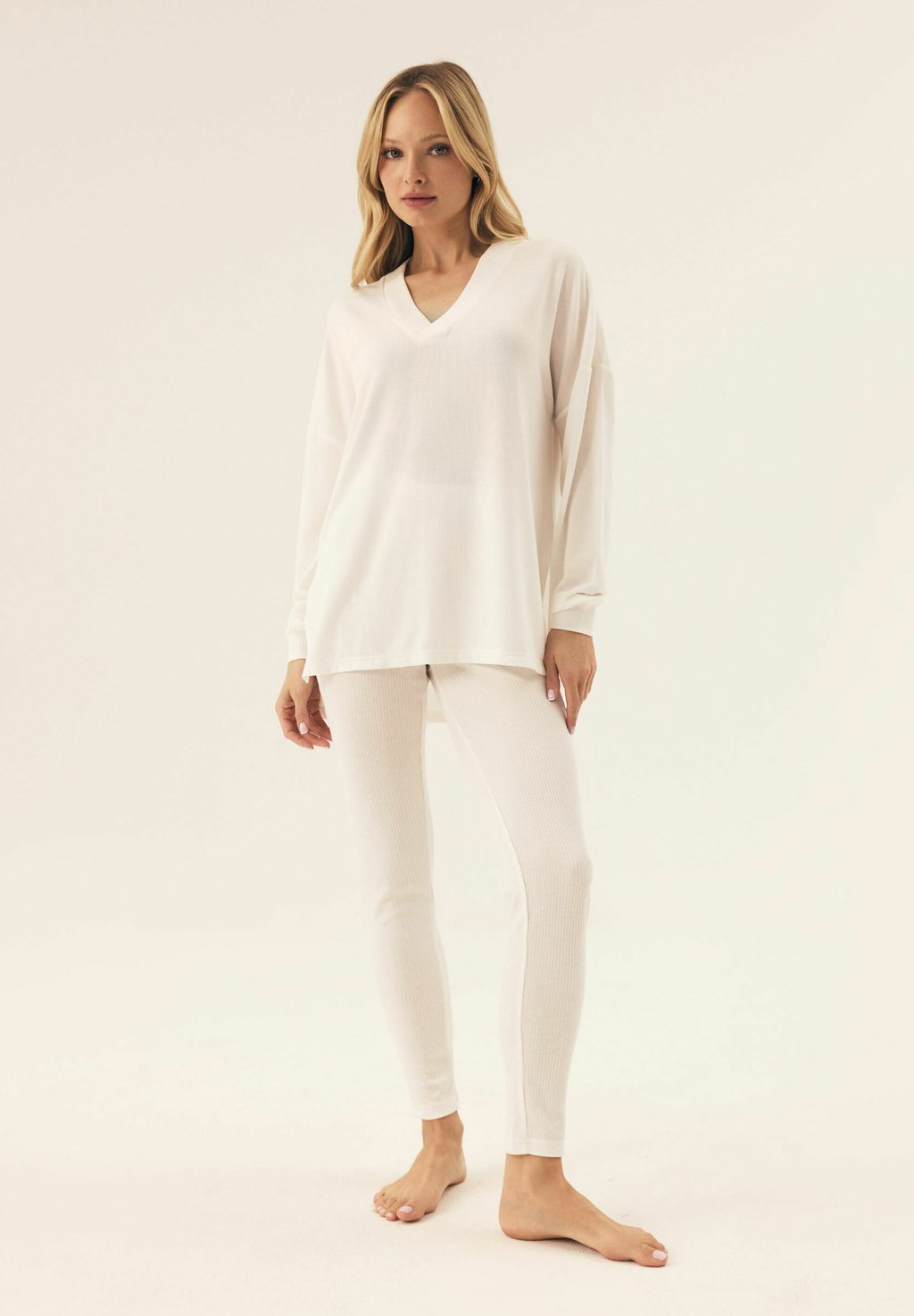 Пижама MOVE 2 - Pyjama set ESOTIQ, кремовый
Пижама MOVE 2 - Pyjama set ESOTIQ, кремовый