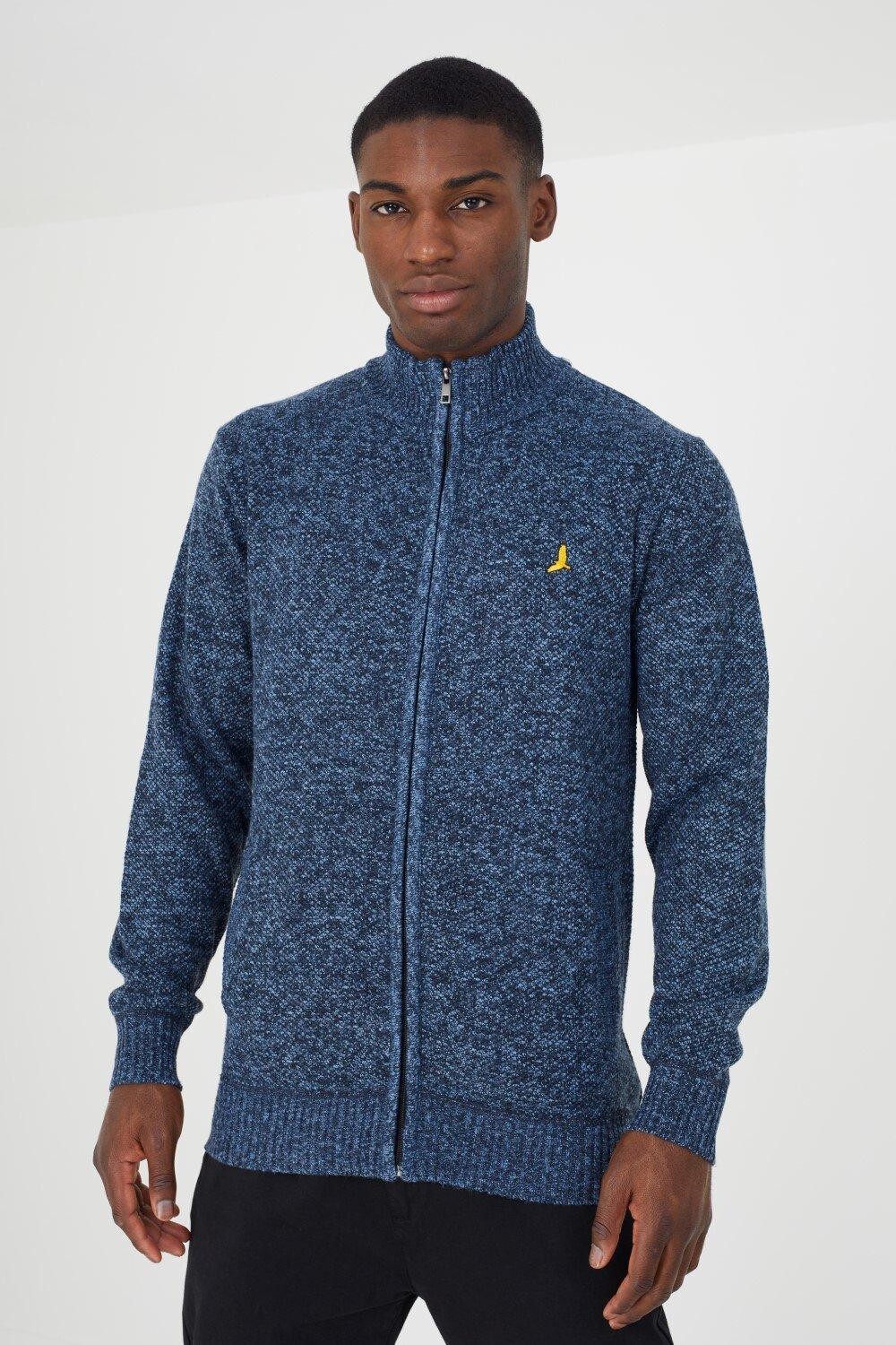 Вязаный джемпер с молнией и воротником-воронкой 'Дамир' Brave Soul, синий
Вязаный джемпер с молнией и воротником-воронкой 'Дамир' Brave Soul, синий