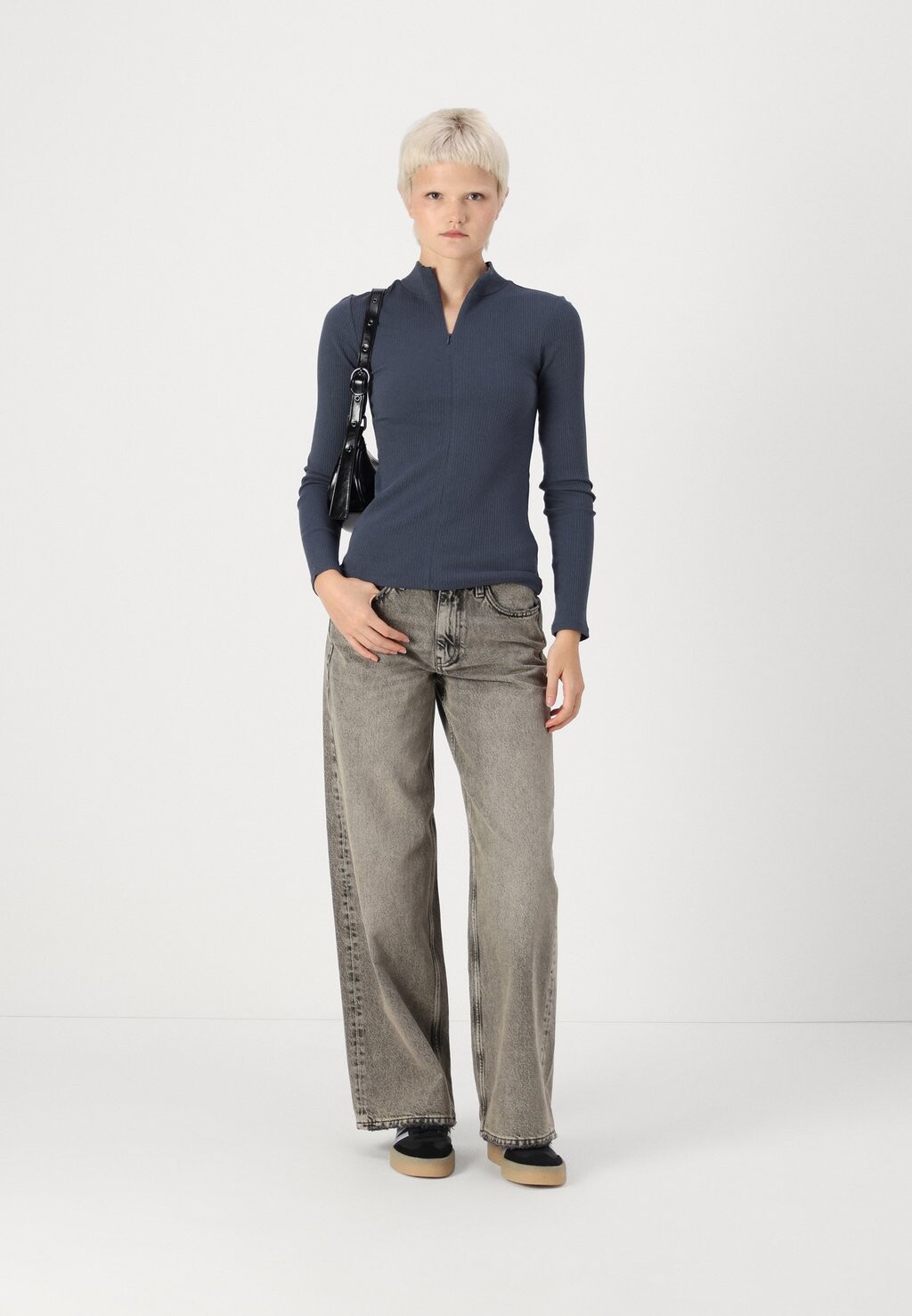 Топ с длинными рукавами PCKITTE ZIP T-NECK Pieces, темно-синий
Топ с длинными рукавами PCKITTE ZIP T-NECK Pieces, темно-синий