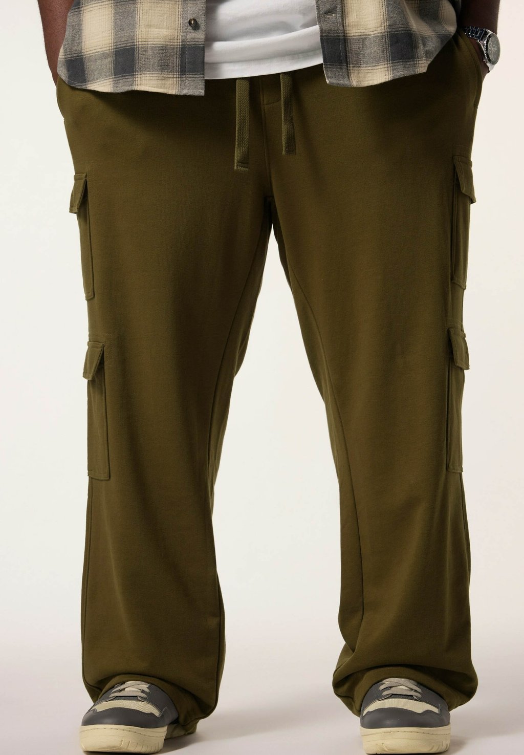 Брюки карго STHUGE STHUGE, оливковый
Брюки карго STHUGE STHUGE, оливковый