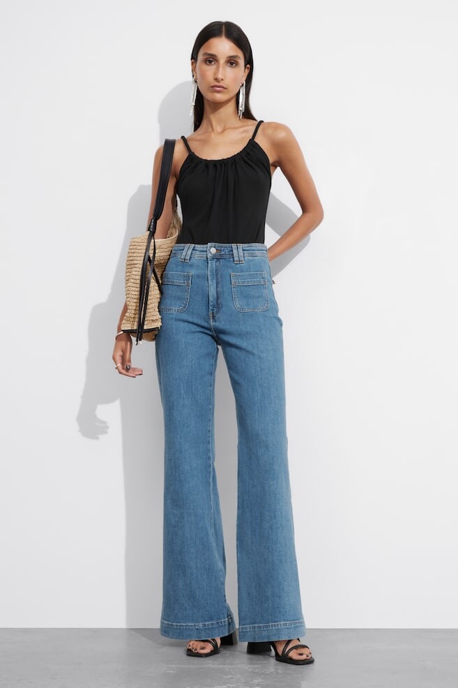 Джинсы bootcut с накладным карманом & Other Stories, синий
Джинсы bootcut с накладным карманом & Other Stories, синий