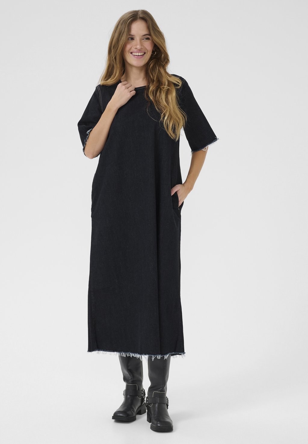 Джинсовое платье AMI Culture, деним
Джинсовое платье AMI Culture, деним