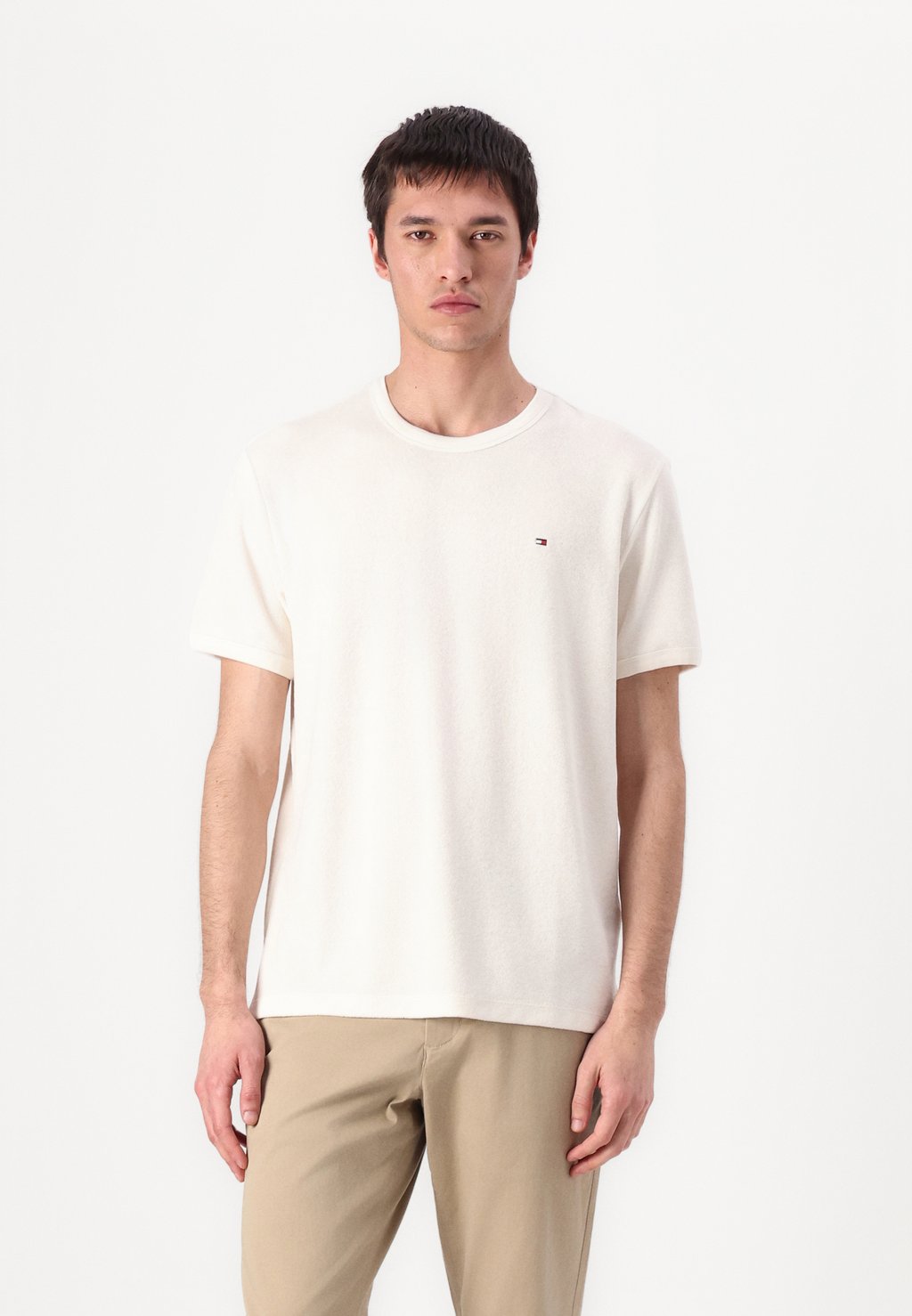 Базовая футболка TEE Tommy Hilfiger, кремовый
Базовая футболка TEE Tommy Hilfiger, кремовый