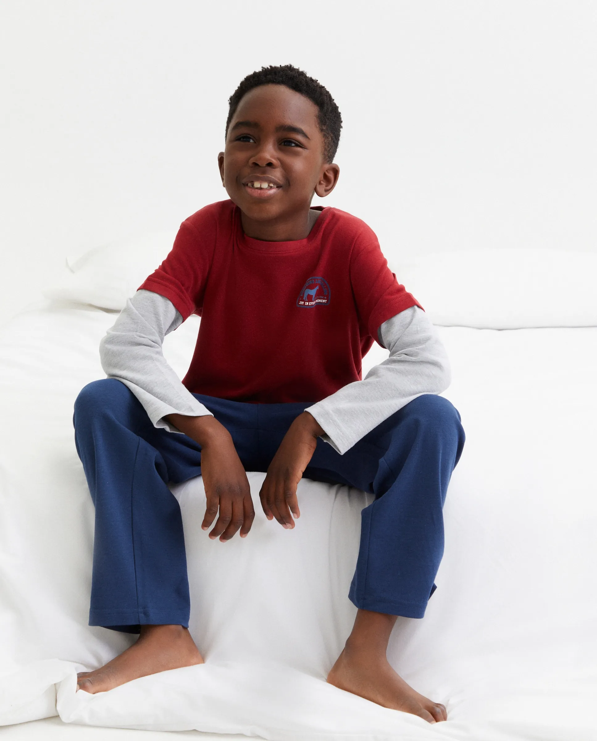 Длинная пижама с контрастными рукавами и детским принтом Cotton Juice, красный
Длинная пижама с контрастными рукавами и детским принтом Cotton Juice, красный