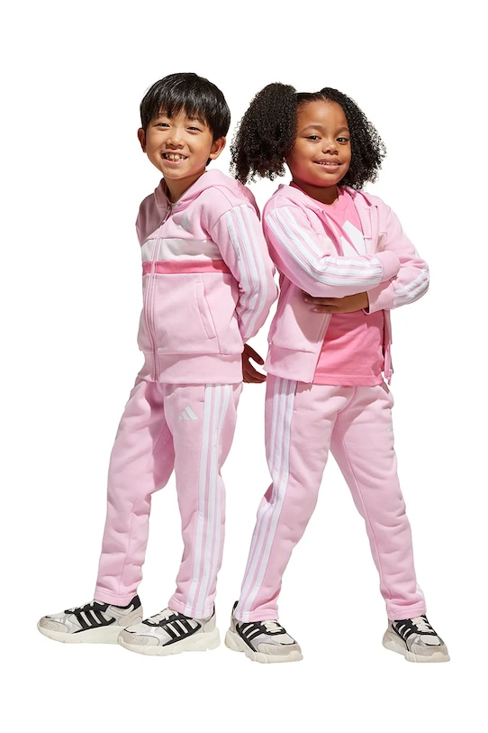 Детский спортивный костюм Adidas, фиолетовый
Детский спортивный костюм Adidas, фиолетовый