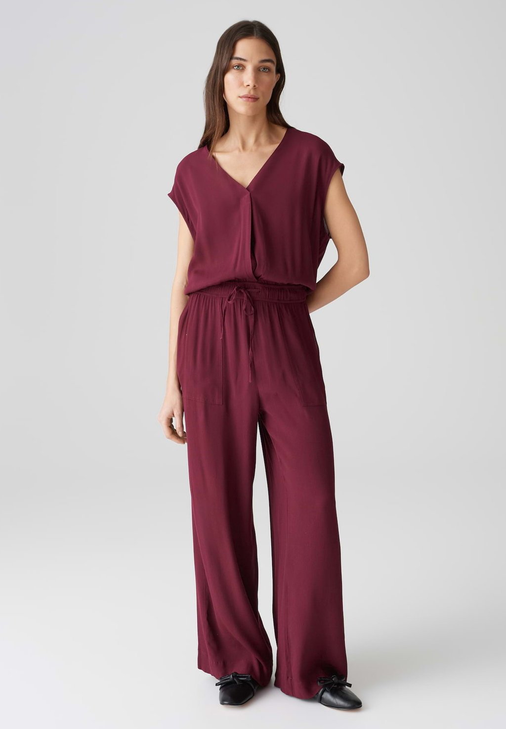 Комбинезон OPUS, красный
Комбинезон OPUS, красный