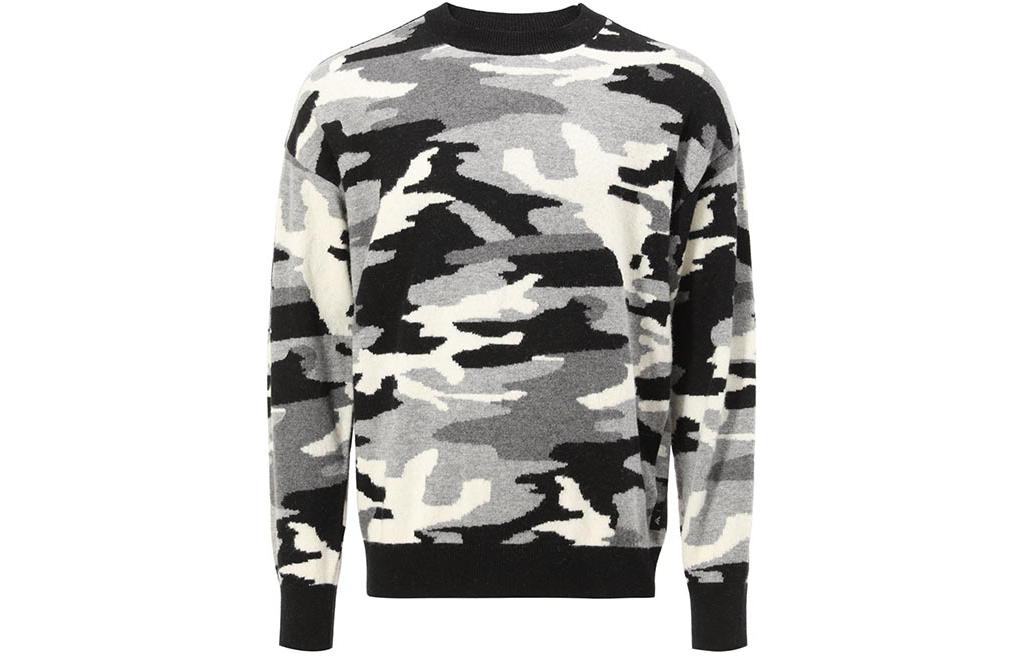 Emporio Armani Мужской черный свитер
Emporio Armani Мужской черный свитер