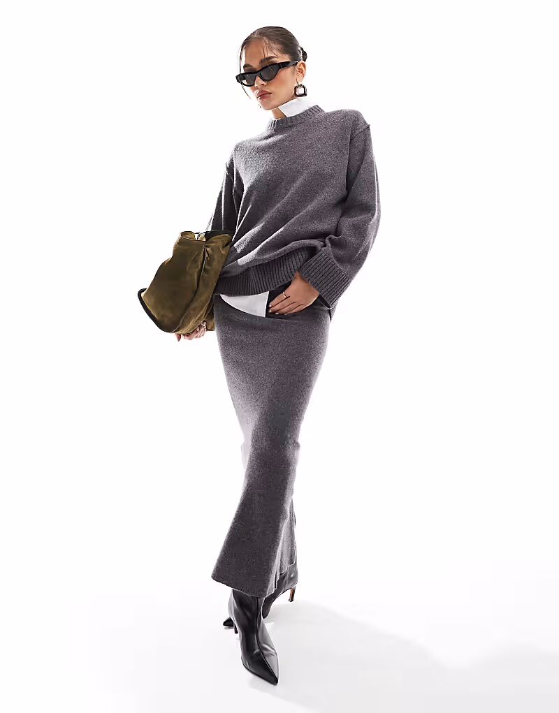 Джемпер свободного кроя с круглым вырезом и декоративным швом на спине из смесовой овечьей шерсти Asos Design, серый
Джемпер свободного кроя с круглым вырезом и декоративным швом на спине из смесовой овечьей шерсти Asos Design, серый