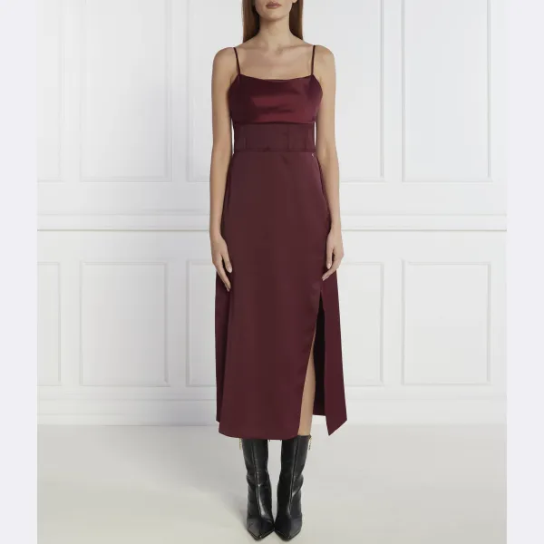 Платье Сара на бретелях Guess, бургунди 
Платье Сара на бретелях Guess, бургунди
