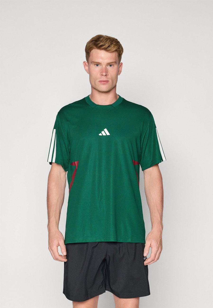 Футболка Adidas Sportswear TIRO TEE, Dark Green/Collegiate Burgundy/White/Green
Футболка Adidas Sportswear TIRO TEE, Dark Green/Collegiate Burgundy/White/Green