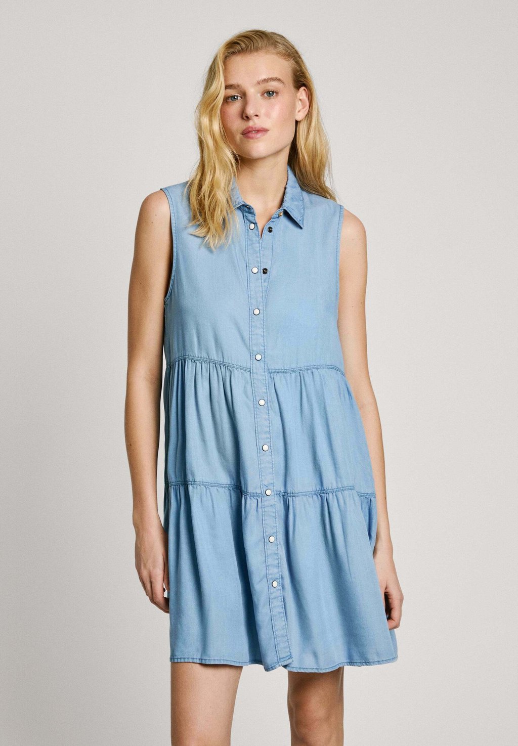 Джинсовое платье ARYA Pepe Jeans, светло-голубой
Джинсовое платье ARYA Pepe Jeans, светло-голубой