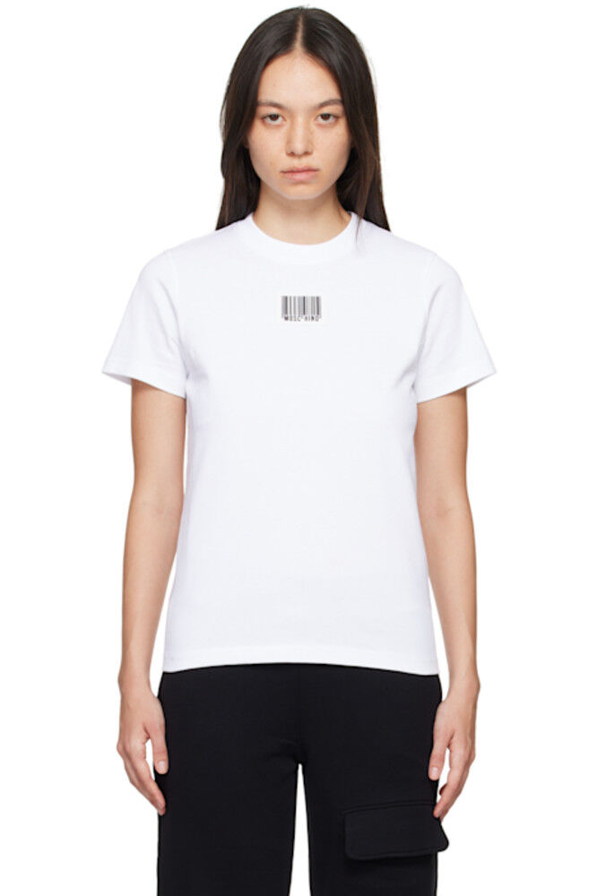 Белая футболка со штрих-кодом Moschino
Белая футболка со штрих-кодом Moschino