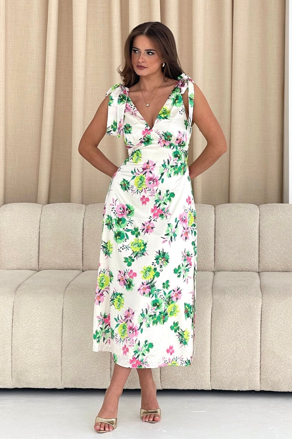 Платье миди Beverly ditsy с завязками на плечах Girl In Mind, белый
Платье миди Beverly ditsy с завязками на плечах Girl In Mind, белый