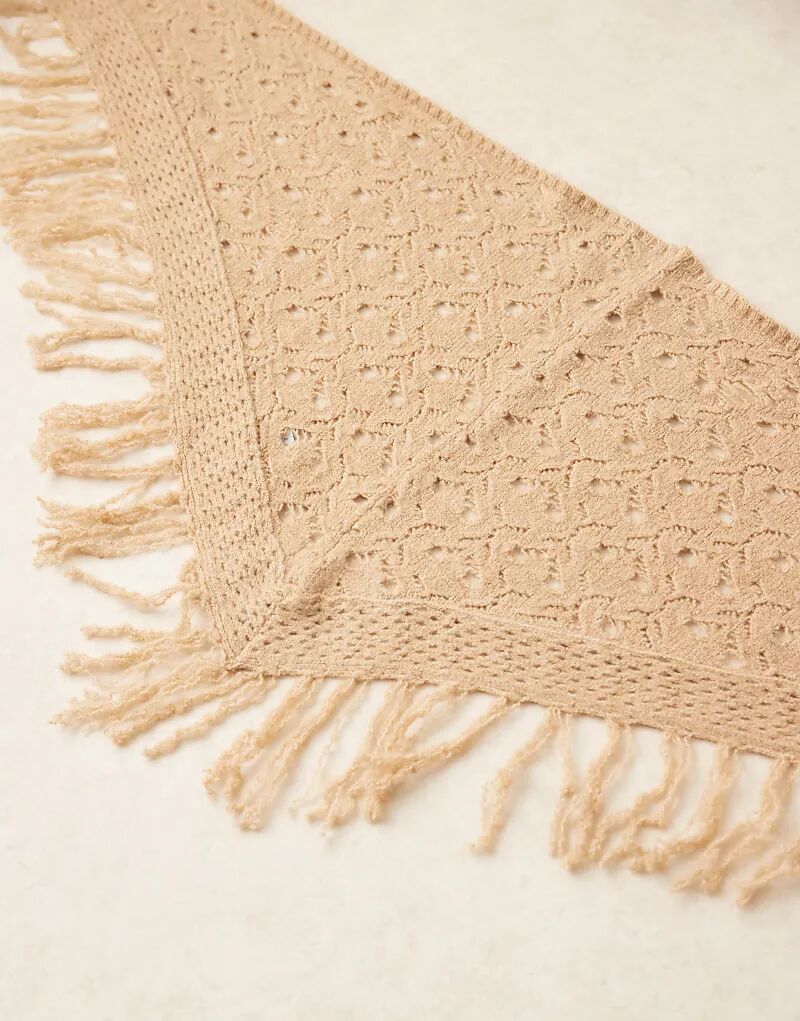 Пушистый вязаный шарф с бахромой бежевого цвета от ASOS DESIGN
Пушистый вязаный шарф с бахромой бежевого цвета от ASOS DESIGN