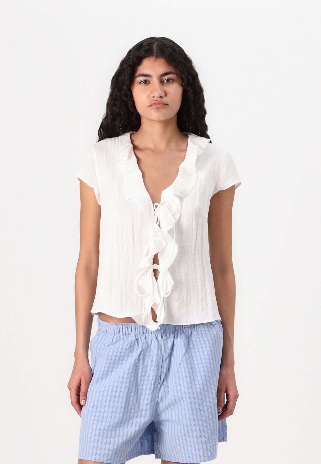 Блуза LIV FRILL Weekday, кремовый
Блуза LIV FRILL Weekday, кремовый