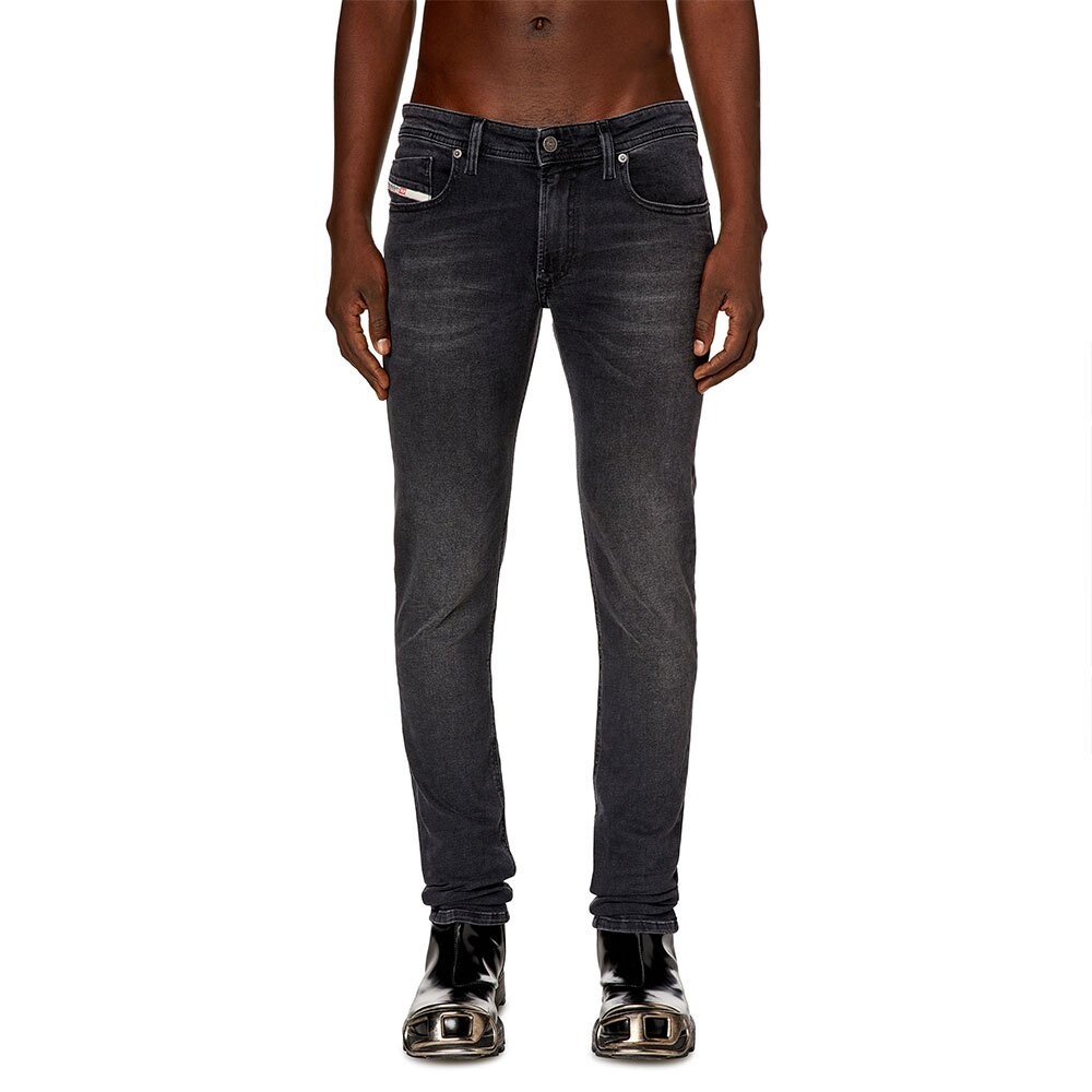 Джинсы Diesel A03594-0PFAS 1979 Sleenker, черный
Джинсы Diesel A03594-0PFAS 1979 Sleenker, черный