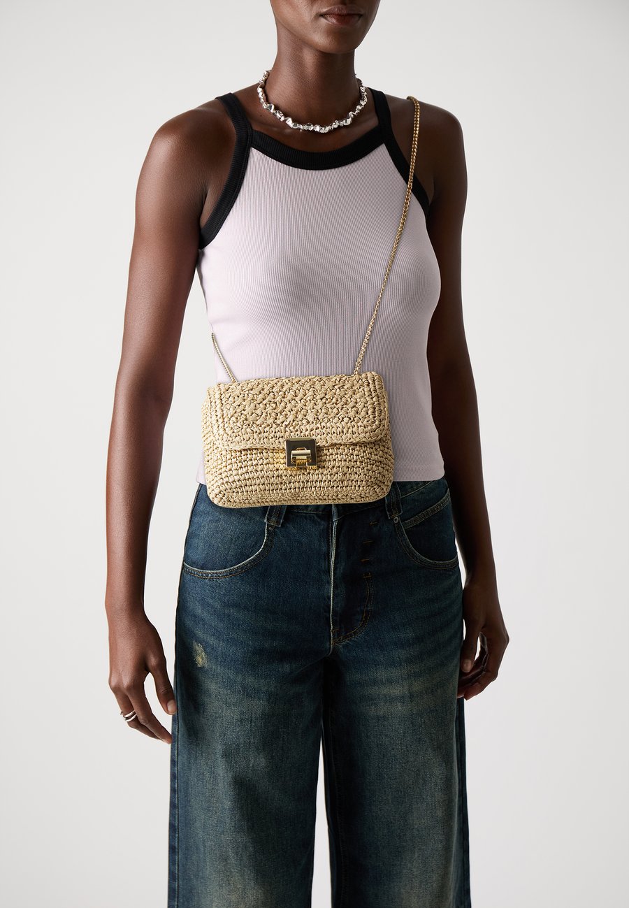 Сумка кросс-боди PARFOIS SHOULDER BAG NEW, Natural Color/Beige
Сумка кросс-боди PARFOIS SHOULDER BAG NEW, Natural Color/Beige