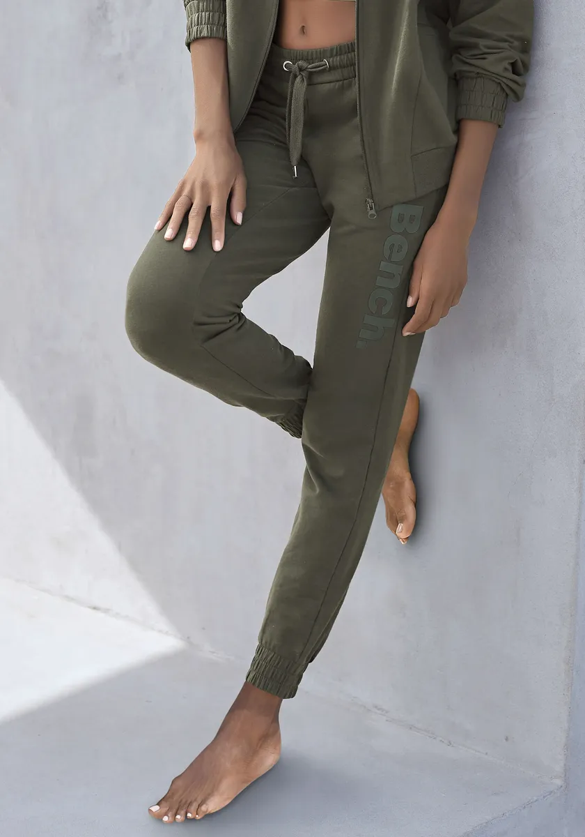 Bench Домашняя одежда Брюки с карманами на молнии, домашний костюм Bench Loungewear, зеленый
Bench Домашняя одежда Брюки с карманами на молнии, домашний костюм Bench Loungewear, зеленый