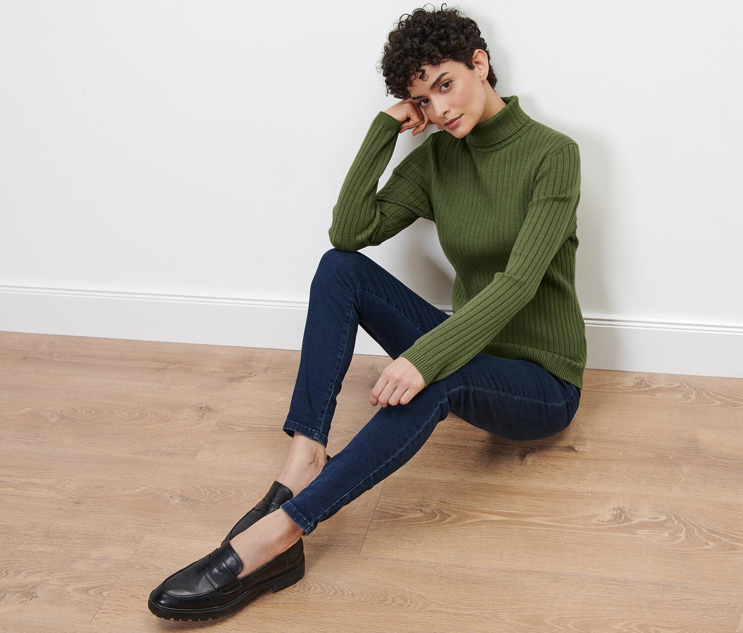 Свитер с высоким воротником в рубчик Tchibo, оливково-зеленый
Свитер с высоким воротником в рубчик Tchibo, оливково-зеленый