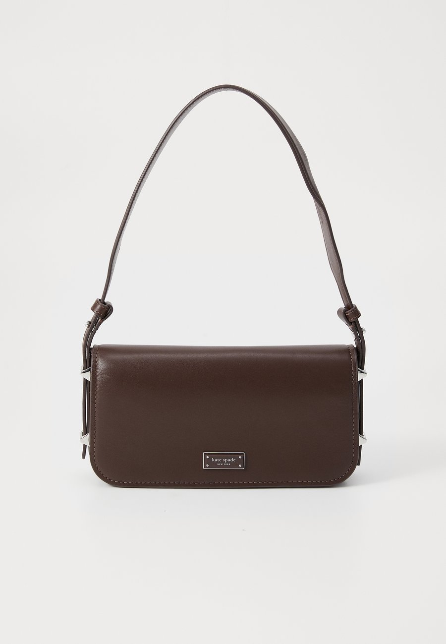Сумка kate spade new york LIV SMOOTH LEATHER SHOULDER BAG, Hot Fudge/Dark Purple
Сумка kate spade new york LIV SMOOTH LEATHER SHOULDER BAG, Hot Fudge/Dark Purple