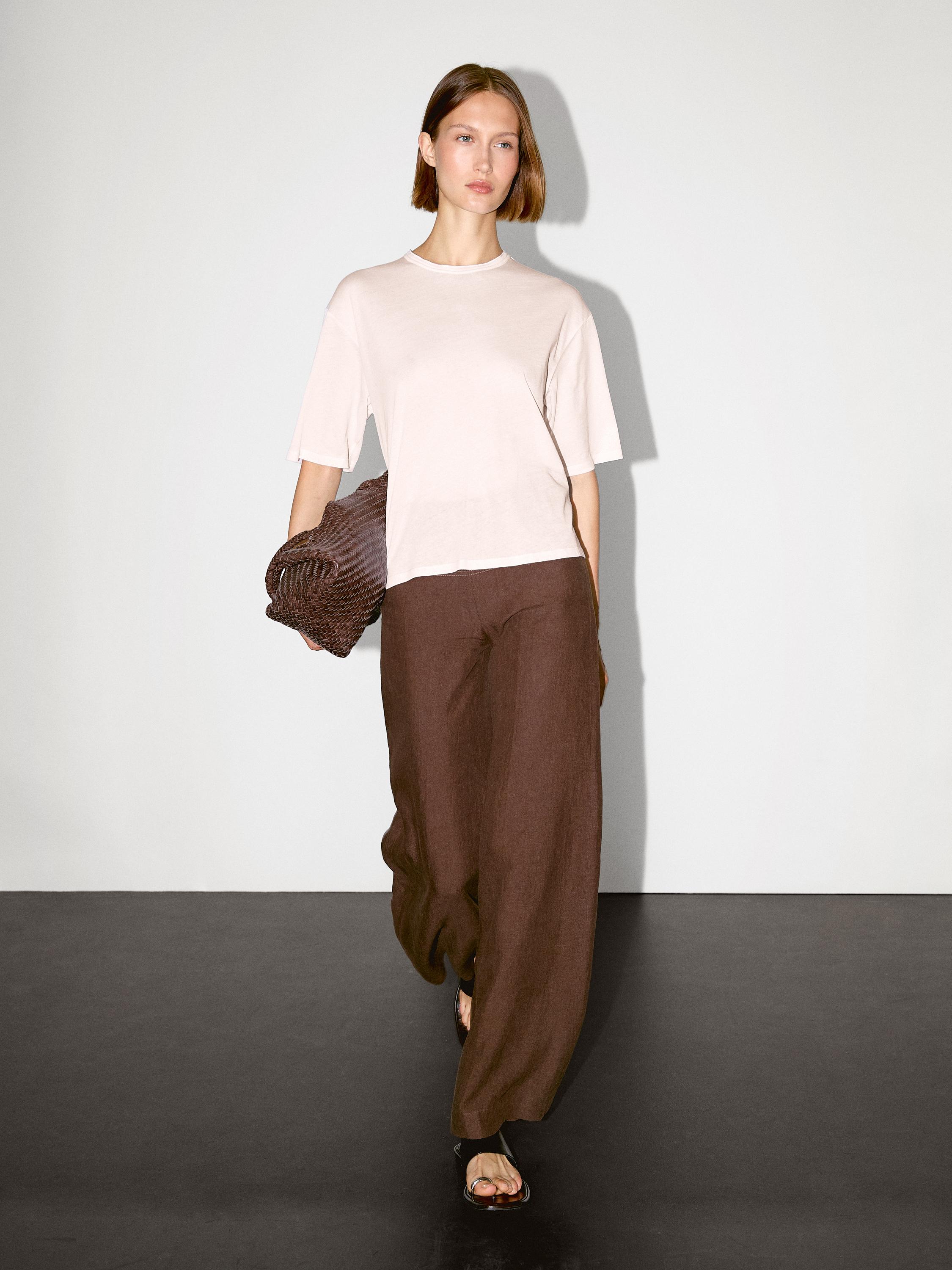 Футболка с коротким рукавом из 100% хлопка Massimo Dutti, пастельно-розовый
Футболка с коротким рукавом из 100% хлопка Massimo Dutti, пастельно-розовый