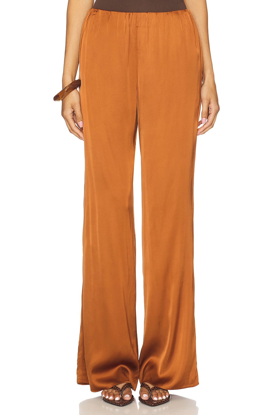 Штаны на резинке из сатина Good American, copper004
Штаны на резинке из сатина Good American, copper004