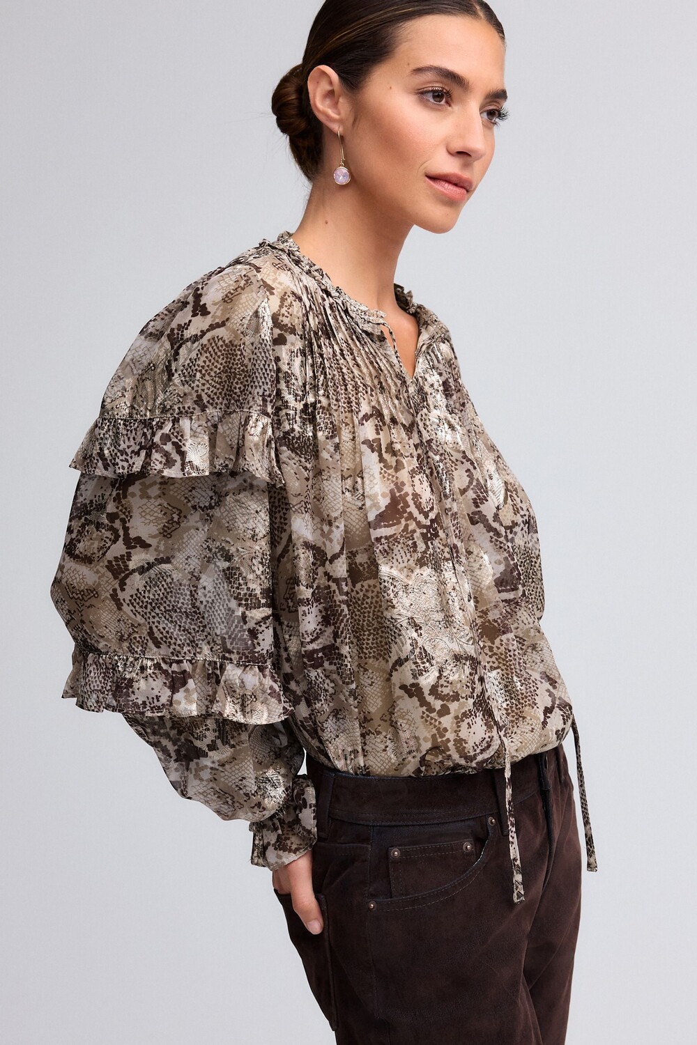 Блузка с длинными рукавами и металлическим воротником стойкой Next, коричневый
Блузка с длинными рукавами и металлическим воротником стойкой Next, коричневый