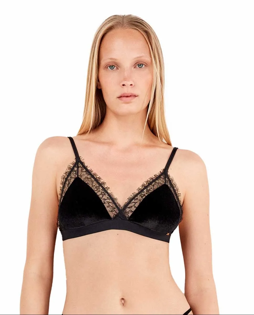 Треугольный бюстгальтер с вынимаемой чашкой Gisela, черный
Треугольный бюстгальтер с вынимаемой чашкой Gisela, черный