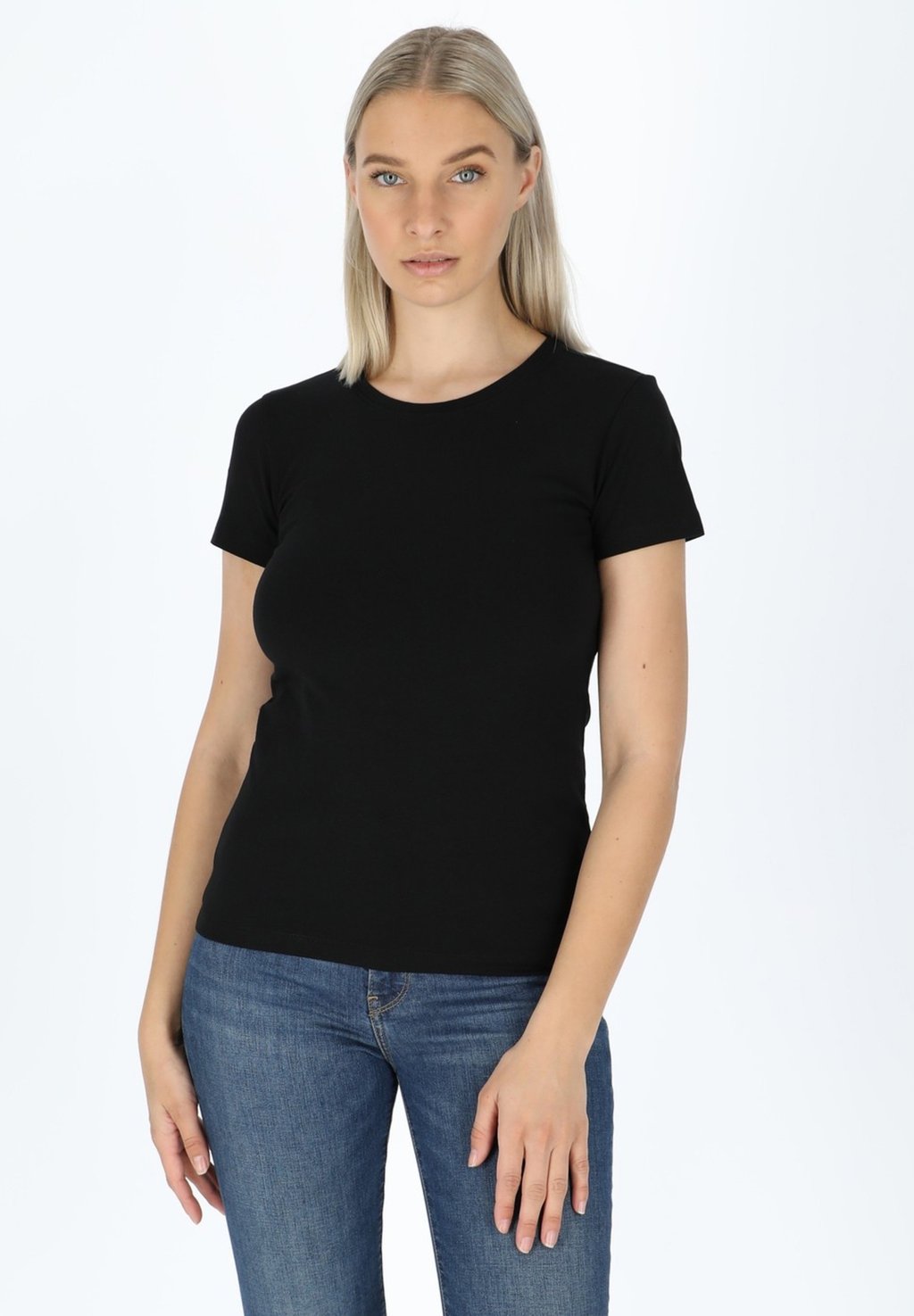 Базовая футболка CAROLINA Ellen New York, черный
Базовая футболка CAROLINA Ellen New York, черный