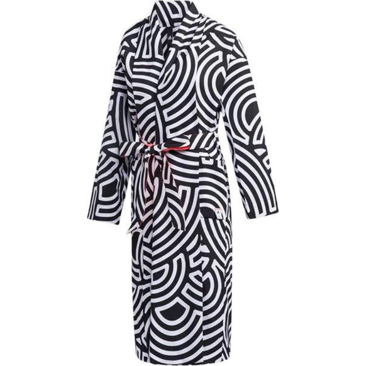 Adidas SportAEROREADY Planet Женский халат Черно-белый
Adidas SportAEROREADY Planet Женский халат Черно-белый