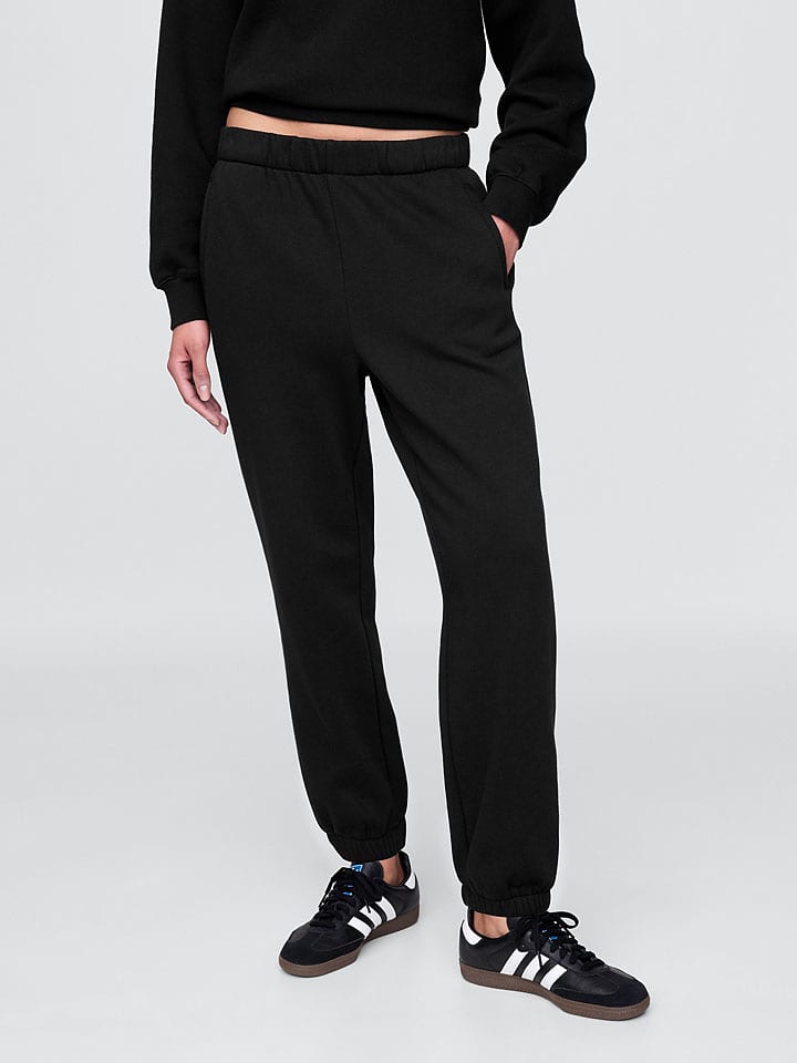 GAP Черные спортивные штаны
GAP Черные спортивные штаны