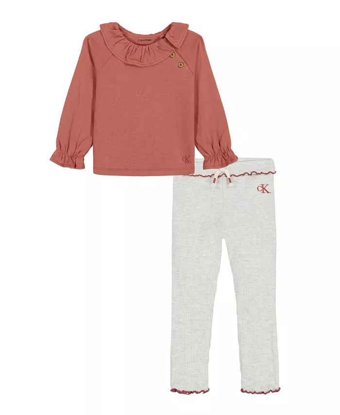 Детский комплект для девочек: крестьянская блузка с принтом логотипа и ребристые леггинсы из двойного муслина Calvin Klein, мультиколор
Детский комплект для девочек: крестьянская блузка с принтом логотипа и ребристые леггинсы из двойного муслина Calvin Klein, мультиколор