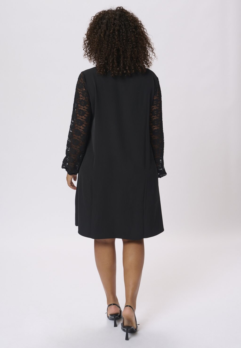 Повседневное платье MILLI Kaffe Curve, черный
Повседневное платье MILLI Kaffe Curve, черный