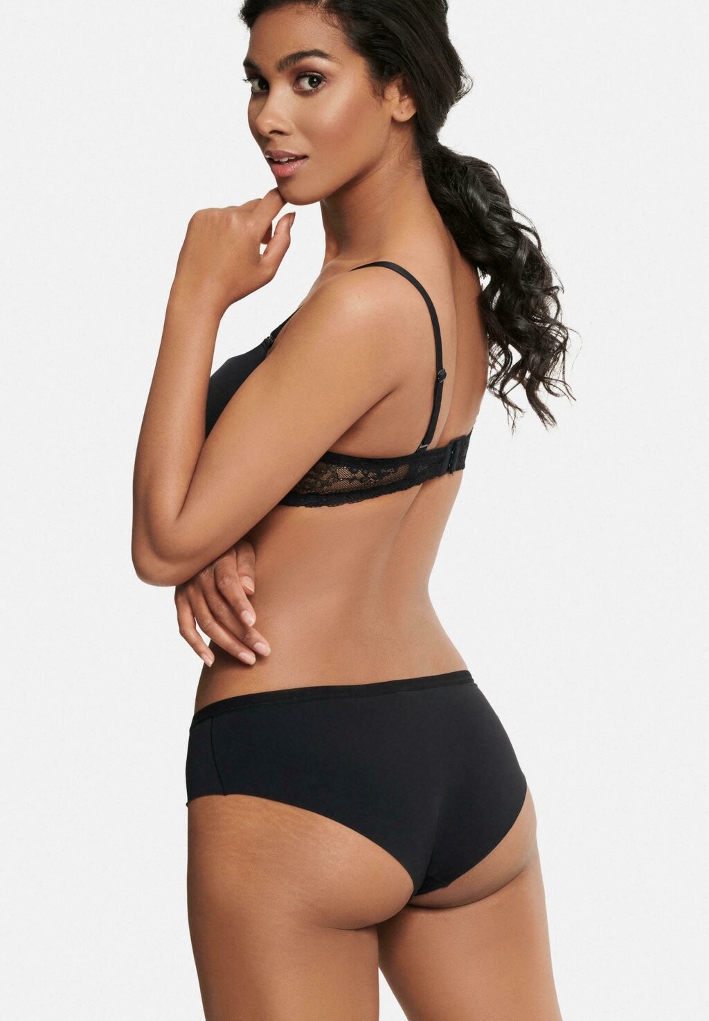 Трусы ESOTIQ, черный
Трусы ESOTIQ, черный