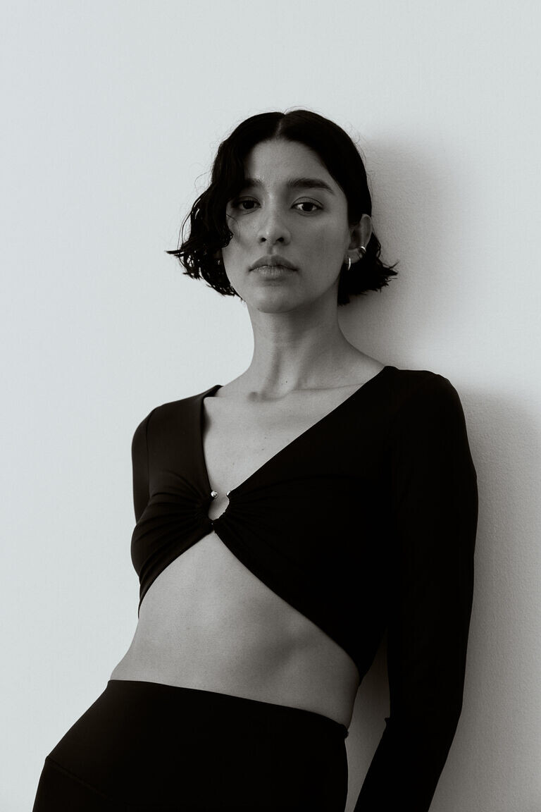 Укороченный спортивный топ drymove H&M, черный
Укороченный спортивный топ drymove H&M, черный