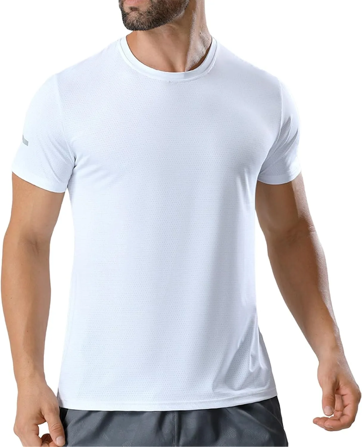 Футболка для тренировок мужская, легкая, быстросохнущая
Футболка для тренировок мужская, легкая, быстросохнущая