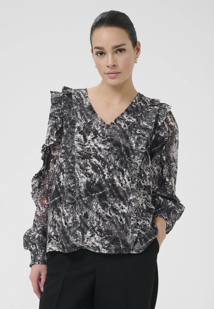 Блуза Kaffe Blouse, Black/Grey Abstract Graphic/Black
Блуза Kaffe Blouse, Black/Grey Abstract Graphic/Black