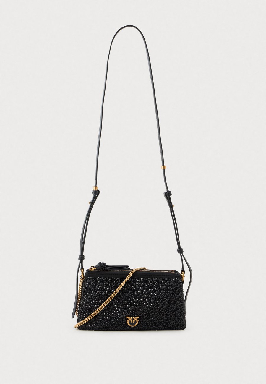 Сумка Pinko DOUBLE MINI FULL STRASS, Nero/Gold-Coloured/Black
Сумка Pinko DOUBLE MINI FULL STRASS, Nero/Gold-Coloured/Black