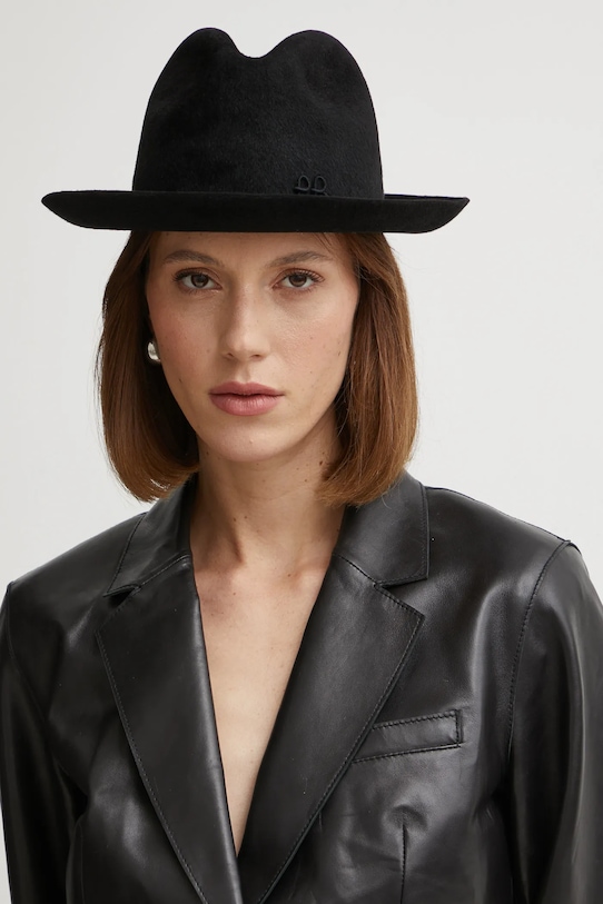 Шляпа Ruslan Baginskiy, черный
Шляпа Ruslan Baginskiy, черный