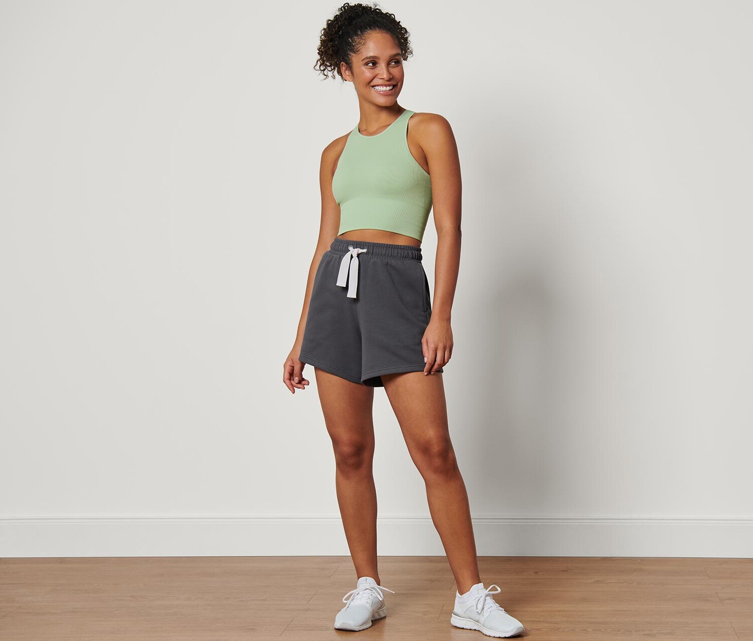 Спортивные шорты Tchibo, серый
Спортивные шорты Tchibo, серый