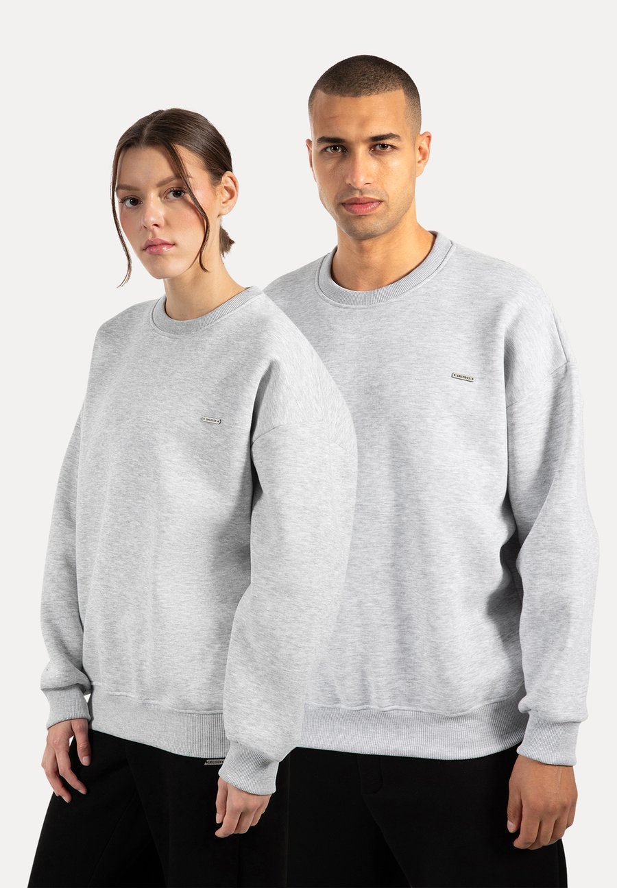 Толстовка Smilodox BASIC CREWNECK RIVEN, Grau Melange/Mottled Grey
Толстовка Smilodox BASIC CREWNECK RIVEN, Grau Melange/Mottled Grey