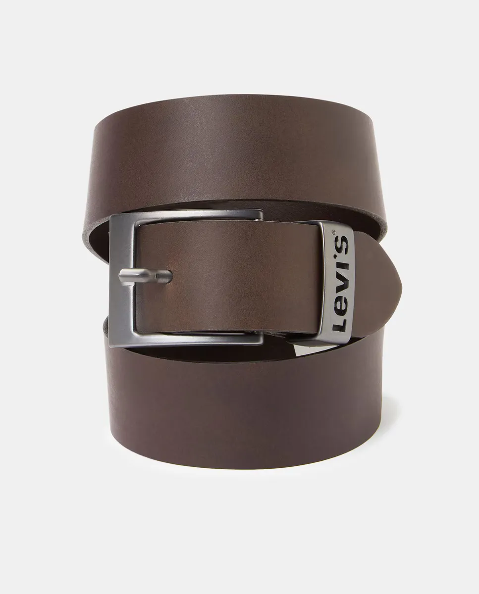 Кожаный ремень с металлической булавкой Levi's, коричневый
Кожаный ремень с металлической булавкой Levi's, коричневый
