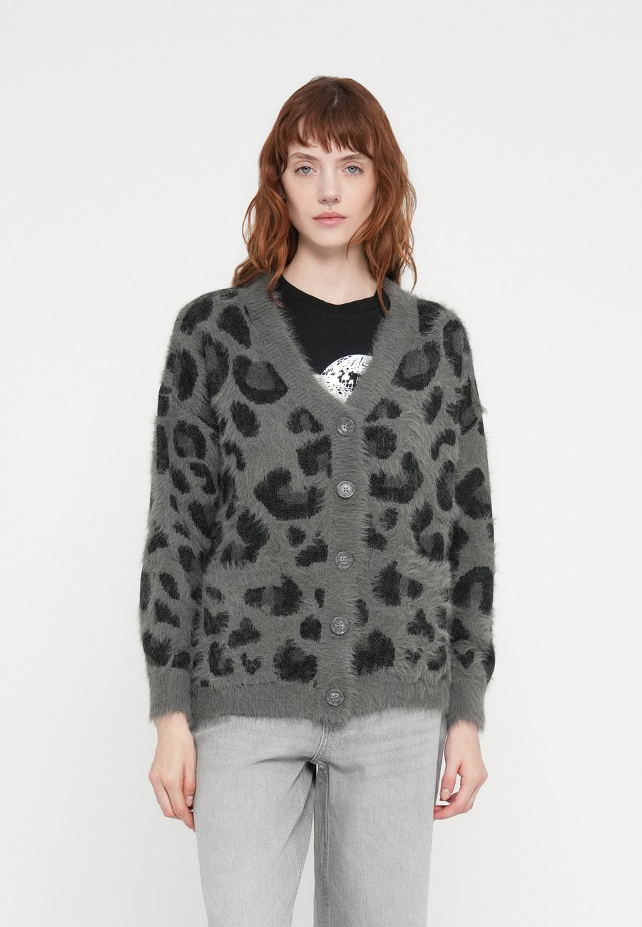 Кардиган Noisy May NMFLYNN V NECK CARDIGAN, Charcoal Gray/Grey
Кардиган Noisy May NMFLYNN V NECK CARDIGAN, Charcoal Gray/Grey