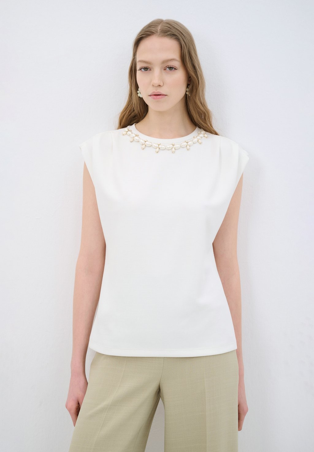 Базовая футболка PEARL DETAILED adL, белый
Базовая футболка PEARL DETAILED adL, белый