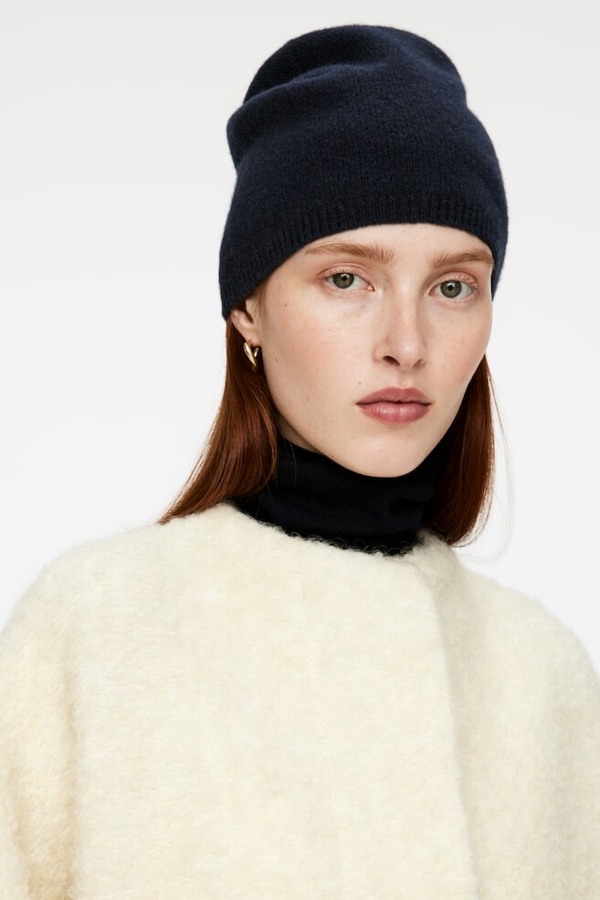 Шапка из кашемира и шерсти Arket, синий
Шапка из кашемира и шерсти Arket, синий