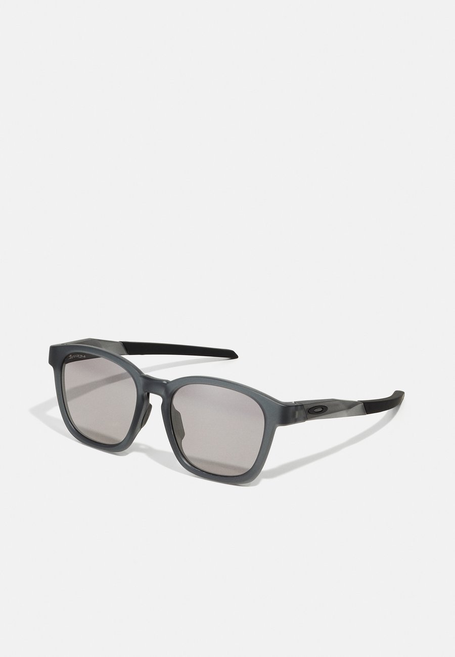 Солнцезащитные очки Oakley SHACKLE UNISEX, Matte Grey Smoke/Grey
Солнцезащитные очки Oakley SHACKLE UNISEX, Matte Grey Smoke/Grey