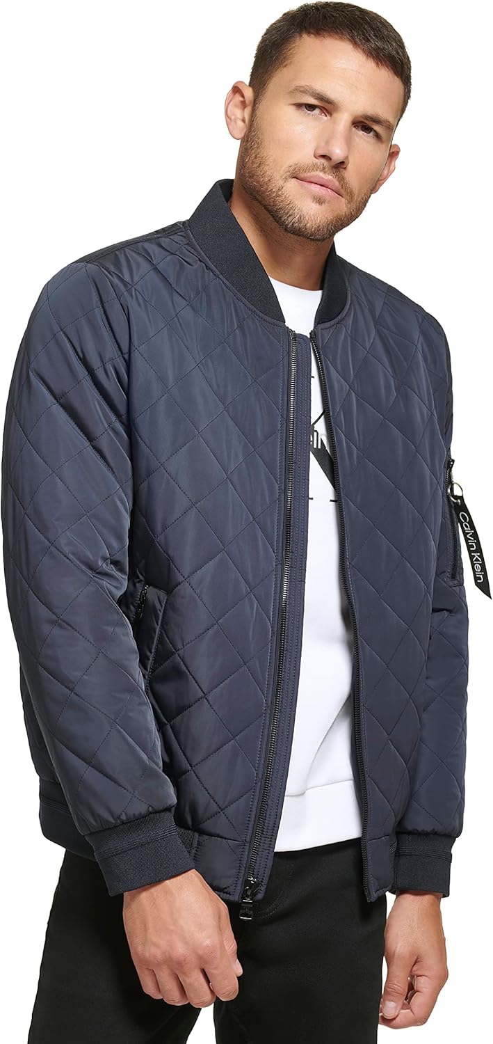 Мужская стеганая летная куртка Calvin Klein с молнией, Flight True Navy
Мужская стеганая летная куртка Calvin Klein с молнией, Flight True Navy