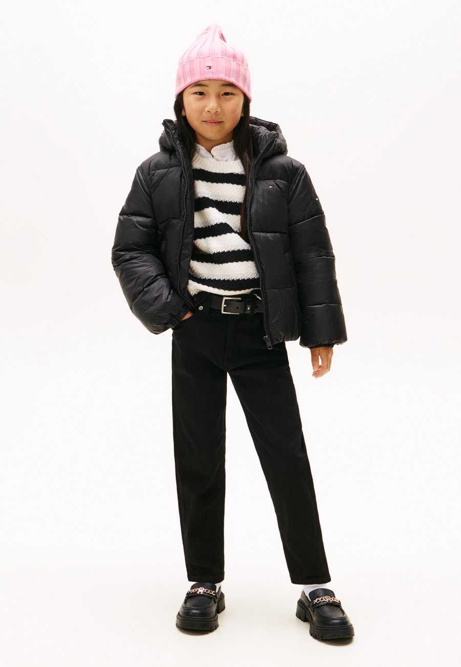 Зимняя куртка Tommy Hilfiger HOODED SHINY PUFFER UNISEX, Black
Зимняя куртка Tommy Hilfiger HOODED SHINY PUFFER UNISEX, Black