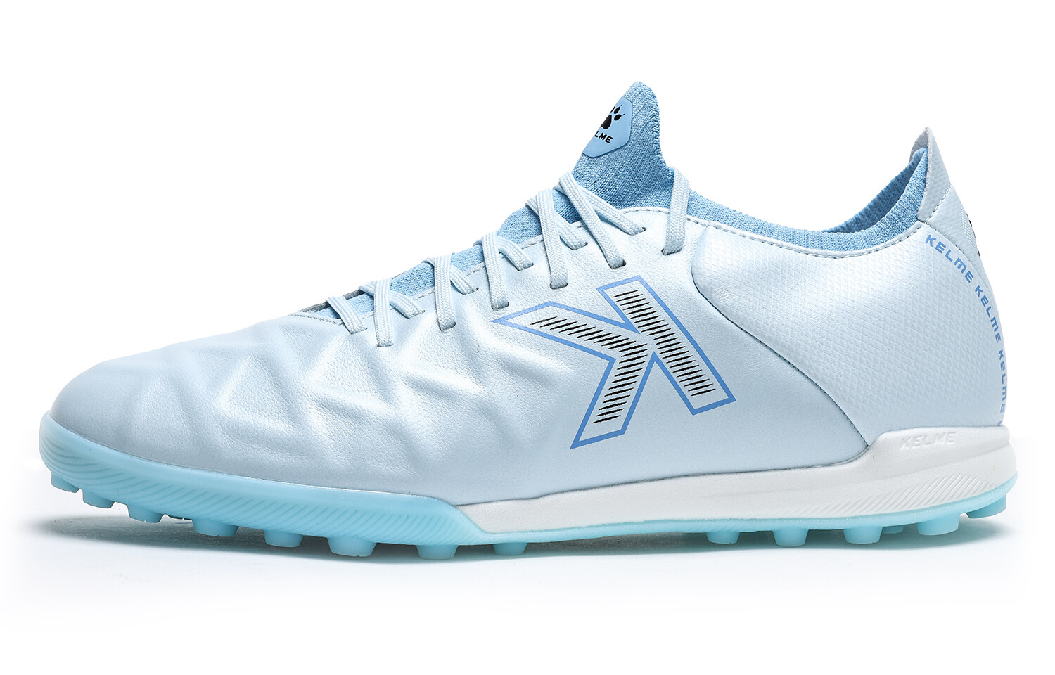 Футбольные бутсы унисекс с низким верхом небесно-голубые Kelme
Футбольные бутсы унисекс с низким верхом небесно-голубые Kelme
